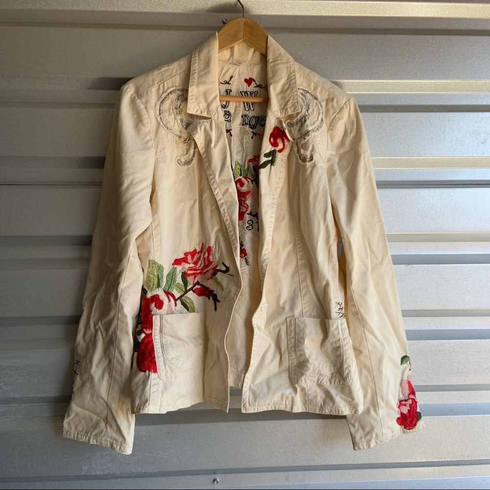 Johnny was white flower blazer